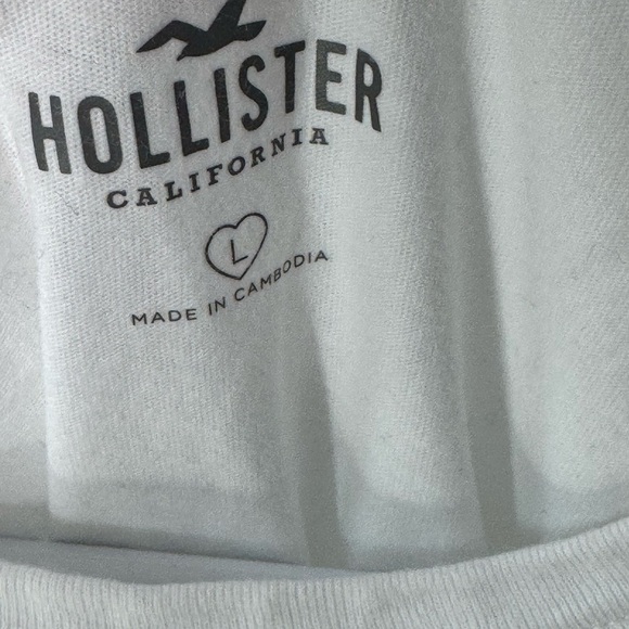 Hollister Pink and White Crop Top with Artistic Graphic - Picture 4 of 5